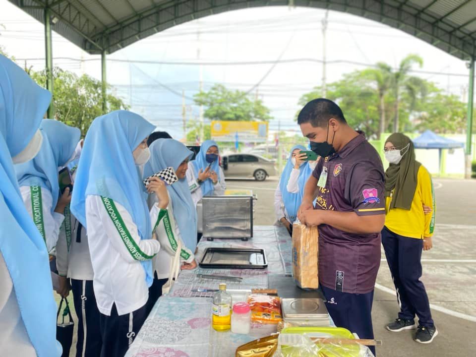 โครงการสร้างความสัมพันธ์ระหว่างสาขากับสถานประกอบการ (พี่สอนน้อง) ประจำปีการศึกษา 2565