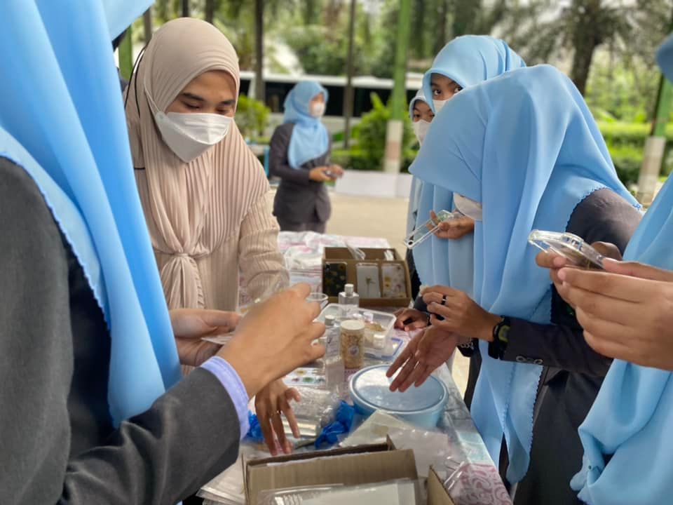 โครงการสร้างความสัมพันธ์ระหว่างสาขากับสถานประกอบการ (พี่สอนน้อง) ประจำปีการศึกษา 2565