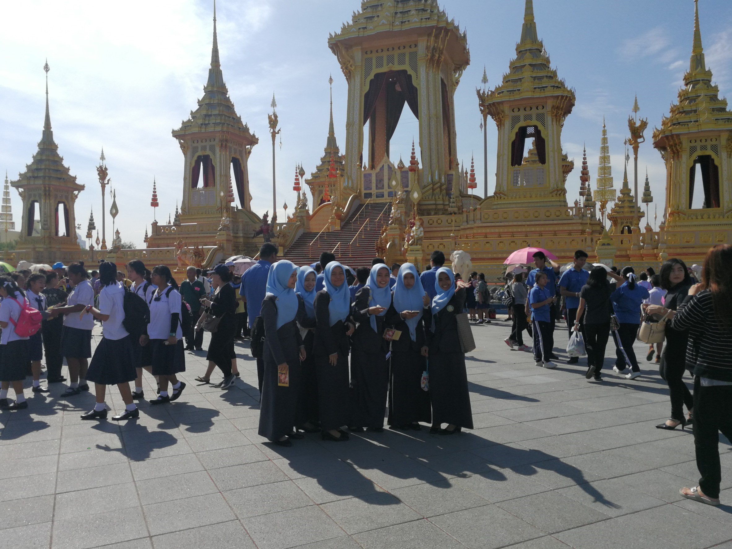 พานักเรียนเข้าชมพระเมรุมาศ 29-11-60