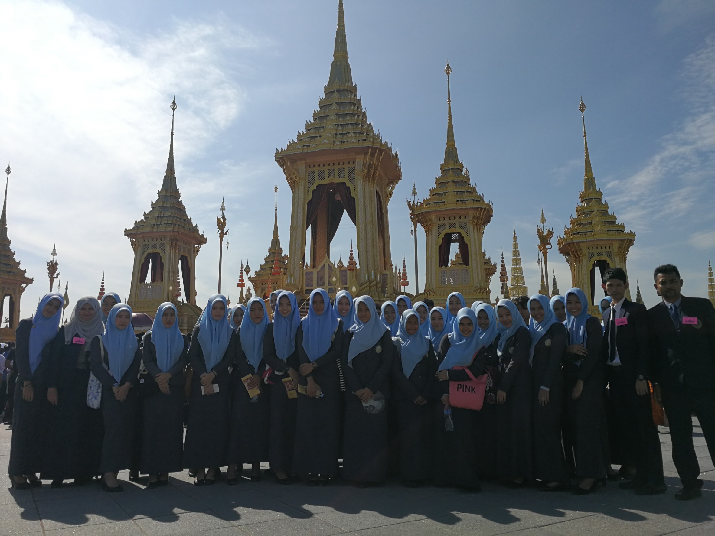 พานักเรียนเข้าชมพระเมรุมาศ 29-11-60