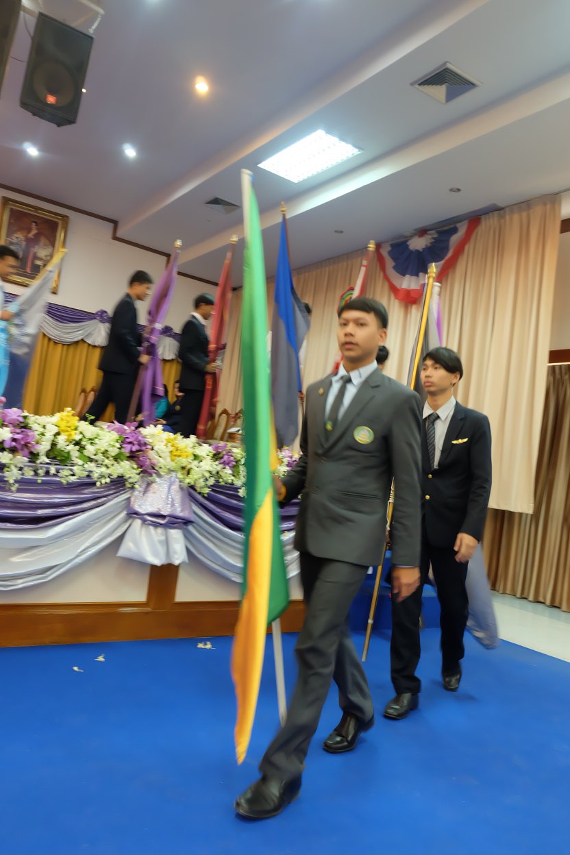 รับเกียรติบัตรการแข่งขันทักษะวิชาชีพครั้งที่ 32