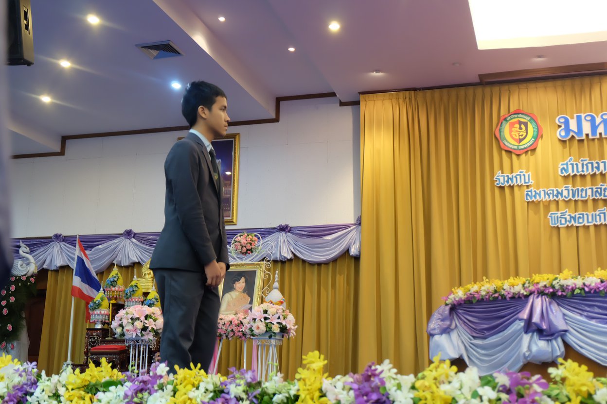 รับเกียรติบัตรการแข่งขันทักษะวิชาชีพครั้งที่ 32